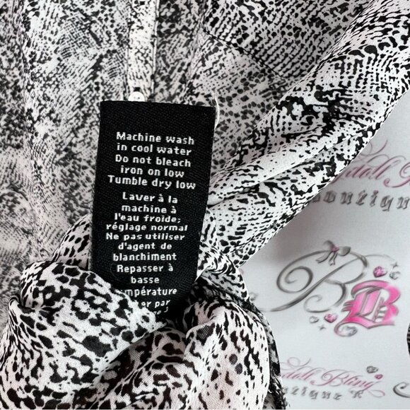 Jessica blouse snake print black white pattern Monochrome Patterned Blouse - Picture 9 of 10